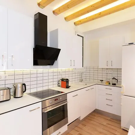 Modern Apartment, Short Walk To Acropolis Sites *